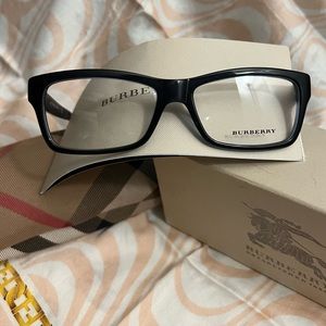 BEAUTIFUL BURBERRY GLASSES . AUTHENTIC!! NEVER USED!